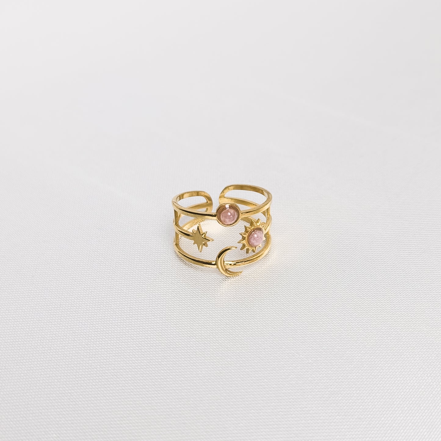 Bague Davina rose, en acier inoxydable doré et argenté, disponible à Paris.