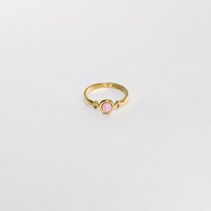 Bague Juliette rose, en acier inoxydable doré, disponible à paris 