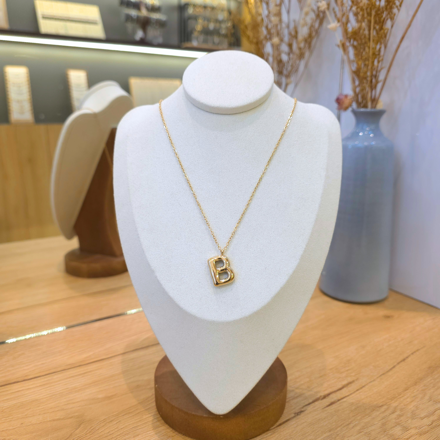 Collier initiale doré